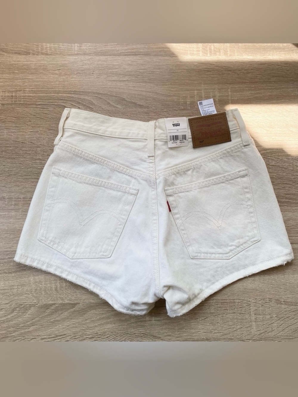 NWT Levi's 501 Original Short Jean Shorts - Picture 3 of 3